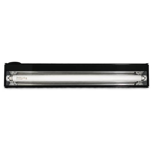 Petworx 24-inch (60cm) black T8 fluorescent reflector light fitting for aquarium and reptile enclosure lighting.