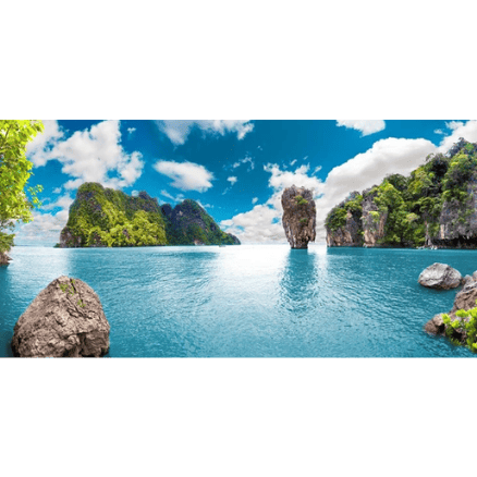 Tropical water with rocks emerging